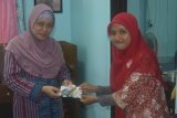 TPA Tanjung Saleh, Sungai Kakap Kabupaten Kubu Raya bersaama guru dari Sekolah Guru Indonesia Dompet Dhuafa berkunjung ke Kantor Berita Indonesia Perum LKBN ANTARA Biro Kalbar di Pontianak, Jumat (31/10). Mereka ingin mengenal keberadaan Perum LKBN ANTARA yang sudah ada sejak zaman sebelum kemerdekaan.(Foto Antara Kalbar/Istimewa).