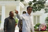 Kondisi KH Hasyim Menurun Jokowi Tawarkan Bantuan Dokter Kepresidenan 