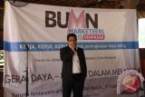 GM PT PLN (Persero) Distribusi Bali, Syamsul Huda menyampaikan presentasi tentang kelistrikan pada Forum ke-18 BUMN Marketeers Club Denpasar di pantai Sanur Denpasar, Kamis (23/10). FOTO ANTARA/Made Surya/wdy/14