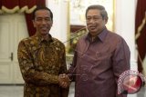 Presiden Joko Widodo (kiri) menerima Chairman Global Green Growth Institute Susilo Bambang Yudhoyono (kanan) di Istana Merdeka, Jakarta, Senin (8/12). ANTARA FOTO/Prasetyo Utomo/wdy/14.
