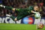 Victor Valdes sebagai pelatih Barcelona U-19