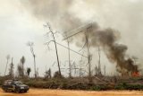 Helikopter Pembom Air Padamkan Kebakaran Hutan di Ogan Ilir