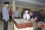 Bupati Bone Bolango Hamim Pou kembali merombak kabinetnya di akhir pemerintahan, khususnya eselon II dan III, Kamis (12/3).