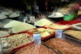Price of Basic Commodities in Padang is Stable after Eid