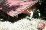 Ruang kelas SD OKU rusak diterjang longsor