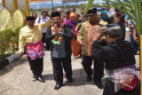 Menteri Perencanaan Pembangunan Nasional dan Kepala Badan Perencanaan Pembangunan Nasional (PPN/Bappenas) mengunjungi Gorontalo untuk menghadiri kegiatan Musrembangprov, Selasa (31/3). (foto Susanti Sako)
