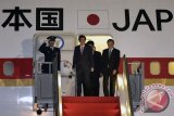 PM Jepang Abe Tiba di Jakarta untuk Hadiri KAA Gunakan Jet Pribadi