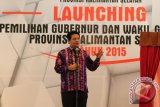 Ketua KPU Pusat Husin Kamil Manik memberi penjelasan saat launching Pilgub dan Wagub Kalsel 2015 di Banjarmasin, Sabtu (23/5). Kalimantan Selatan menggelar Pilkada serentak pada 9 Desember 2015 untuk provinsi, lima kabupaten dan dua kota. Foto Antaranews Kalsel/Herry Murdy Hermawan