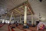 Masjid Gedhe Kauman Yogyakarta tetap menggelar Shalat Jumat