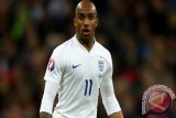 Fabian Delph bergabung dengan Manchester City