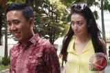 Velove Tidak Mengetahui Rencana OC Kaligis Menulis Buku Mengenai 10 Istri dan 20 Anak