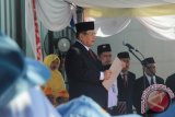 Direktur Utama PT Taspen, Iqbal Lanstanro, bertindak sebagai inspektur upacara peringatan hari proklamasi kemerdekaan RI ke-70, yang diikuti oleh BUMN se-Gorontalo, dihalaman kantor PT Taspen Gorontalo. Senin (17/8).