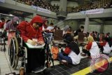 Sejumlah peserta mengikuti ujian seleksi babak penyisihan Olimpiade Sains Nasional (OSN) Pertamina 2015 di Balairung Universitas Indonesia, Depok, Jawa Barat, Kamis (15/10). OSN Pertamina 2015 dengan tema 