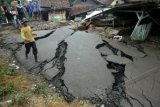 Rekahan Tanah Ancam 60 Keluarga di Banjarnegara 