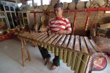 Pimpinan Sanggar Mekkas Laras sekaligus pencipta alat musik gamelan gambang dari bambu 