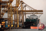 Neraca Perdagangan Indonesia Surplus