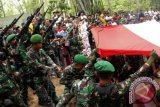 Suasana haru selimuti pemakaman Serka Zainuddin di Takalar 