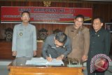 Penandatanganan APBD Kabupaten Sintang 2016