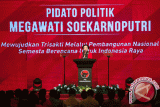 Ketua Umum DPP PDI Perjuangan Megawati Soekarnoputri menyampaikan pidato politiknya pada acara pembukaan Rapat Kerja Nasional I PDI Perjuangan di Hall D2 Pekan Raya Jakarta, Kemayoran, Jakarta, Minggu (10/1). Rakernas yang berlangsung hingga Selasa (12/1) tersebut mengambil tema mewujudkan Trisakti melalui pembangunan nasional semesta berencana untuk Indonesia Raya. ANTARA FOTO/Widodo S. Jusuf/pd/16.