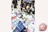 Bea Cukai musnahkan 800 bal pakaian bekas 