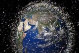 Sampah antariksa berpotensi menabrak satelit aktif, jadi kekhawatiran dunia