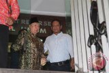 Hamzah Haz Kunjungi Anaknya Di Polda Metro