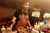 Katon Bagaskara jadi barista di Film Uang Panai`