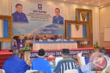 Ketua BAPILU Roni Imran saat memimpin rapat paripurna DPW PAN Gorontalo, dalam menghadapi Pilkada Gorontalo 2017.