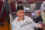 Ketua Komisi II DPRD Lukum Diko, saat menggelar rapat paripurna istimewa dalam rangka peringatan hari ulang tahun (HUT) ke - 9, Selasa (26/4), di halaman kantor Bupati Gorontalo Utara.