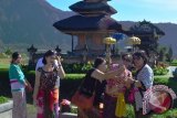 Ribuan wisatawan padati Danau Beratan Bedugul