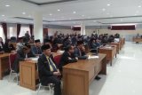 Sidang Paripurna tentang rekomendasi Dewan Perwakilan Rakyat Daerah (DPRD) terhadap Laporan Keterangan Pertanggungjawaban (LKPJ) Pemerintah Kabupaten Sintang tahun 2015 pada, Selasa (17/5) . (Foto Humas Pemkab Sintang /Faiz) 