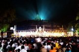 Umat Buddha Meditasi Detik Waisak di Candi Borobudur