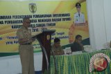 Wakil Bupati HST H A Chairansyah saat membuka Musrenbang tingkat kabupaten yang berlansung di Pendopo Bupati HST, selasa (28/6). Musrenbang tingkat kabupaten, memiliki nilai strategis sebagaimana diatur dalam UU 25 Tahun 2004 tentang Pembangunan Nasional.(Foto Antaranews Kalsel/M Taufik/F)

