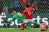 Aksi Robson Kanu Pemain Terbaik Pada Laga Wales vs Portugal