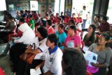 Komisi Perlindungan AIDS (KPA) sosialisasi HIV/AIDS di Desa Pawis Hilir Kecamatan Jelimpo Kabupaten Landak,pada Kamis (28/7). (Foto Kundori)