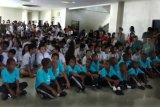 Belasan anak berusia antara 6 - 16 tahun dari negara Afrika berkunjung ke Sekolah Bina Mulia Kota Pontianak (Foto istimewa).