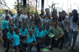 Belasan anak berusia antara 6 - 16 tahun dari negara Afrika berkunjung ke Sekolah Bina Mulia Kota Pontianak (Foto istimewa).