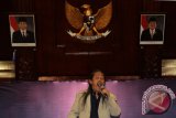 Musisi Indonesia, Acil Bimbo membawakan lagu 