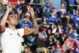 Paco Alcacer  dari Valencia Jalani Tes Medis di Barcelona