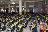 Bupati Hulu Sungai Selatan (HSS) H Achmad Fikry mewisuda sebanyak 1.227 santri TK /TP Alquran LPPTKA BKPRMI se Kabupaten Hulu Sungai Selatan (HSS), Kamis (29/9) pagi bertempat di Masjid Agung Taqwa, Kandangan. Foto:Antaranews Kalsel/Fatturahman/G.