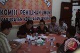 Pemeriksaan berkas pasangan calon Gaghana-Hontong oleh KPU Sangihe