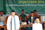 Bupati Sintang, Jarot Winarno membuka Hari Satri Nasional (HSN) di Pondok Pesantren Darul Ma'arif Sintang, (Foto Tantra)