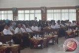 Ratusan guru terlihat antusias mengikuti kegiatan Workshop Smart Teaching di GSG Koba, Rabu (16/11). (Foto Antara/ Ahmadi) 