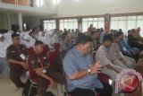 Para peserta dan pendamping Lomba Karya Cipta Nasional (LKCN) di Gedung Serba Guna Koba, Kabupaten Bangka Tengah, Selasa (6/12) (Foto Antara/ Ahmadi)