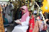 Ribuan peserta mengikuti Tradisi Baayun Maulid dalam perayaan Maulid Nabi Muhammad SAW yang di laksanakan di mesjid Keramat Desa Banua Halat kabupaten Tapin. Senin, 12 Desember 2016. Foto:Antaranews Kalsel/M.H.Asyari/G.