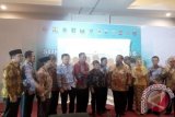 10 kepala daerah di Jawa Barat dan anggota DPR RI dari dapil Sukabumi yang mengikuti acara 'Sukabumi Summit 2016' di Kota Sukabumi, Jawa Barat, Kamis, (15/12).
