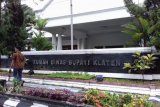 Pasca-OTT KPK, Rumah Bupati Klaten Tertutup Rapat 