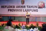 Gubernur Lampung M. Ridho Ficardo saat menyapaikan paparan pada acara Refleksi Akhir Tahun dengan tema 'Capaian Hasil Pembangunan 2016 dan Prioritas Pembangunan 2017', di halaman Kantor Gubernur Lampung, di Bandarlampung. (ANTARA FOTO/Humas Pemprov Lampung/Dok).