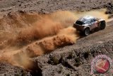 Loeb rebut keunggulan dakar dari Peterhansel