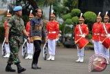 Presiden dan Panglima TNI coba Panser Anoa Amfibi yang Dikendarai Kowad 